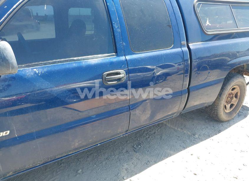 Photo 6 of 2001 Chevrolet Silverado 1500 (VIN 2GCEC19TX11244924)