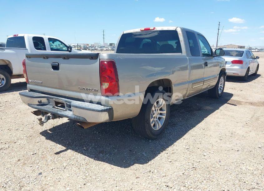 Photo 4 of 2003 Chevrolet Silverado 1500 LS (VIN 2GCEC19TX31380859)