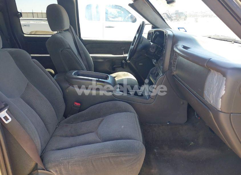 Photo 5 of 2003 Chevrolet Silverado 1500 LS (VIN 2GCEC19TX31380859)