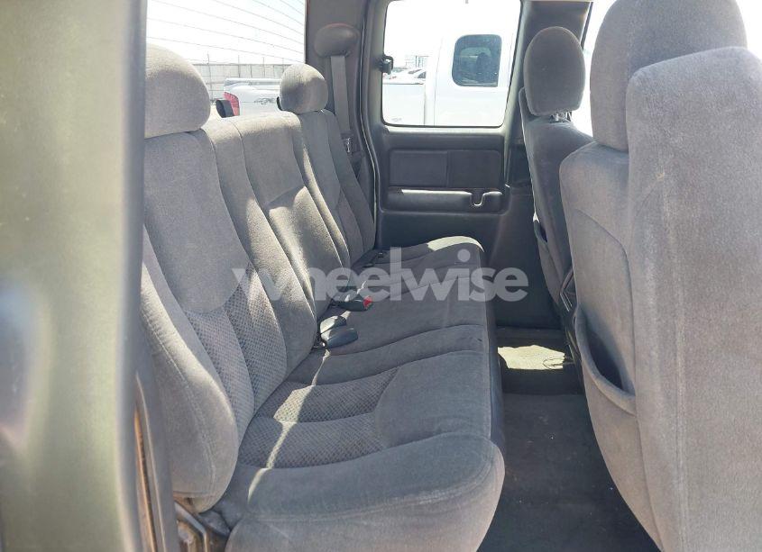 Photo 8 of 2003 Chevrolet Silverado 1500 LS (VIN 2GCEC19TX31380859)