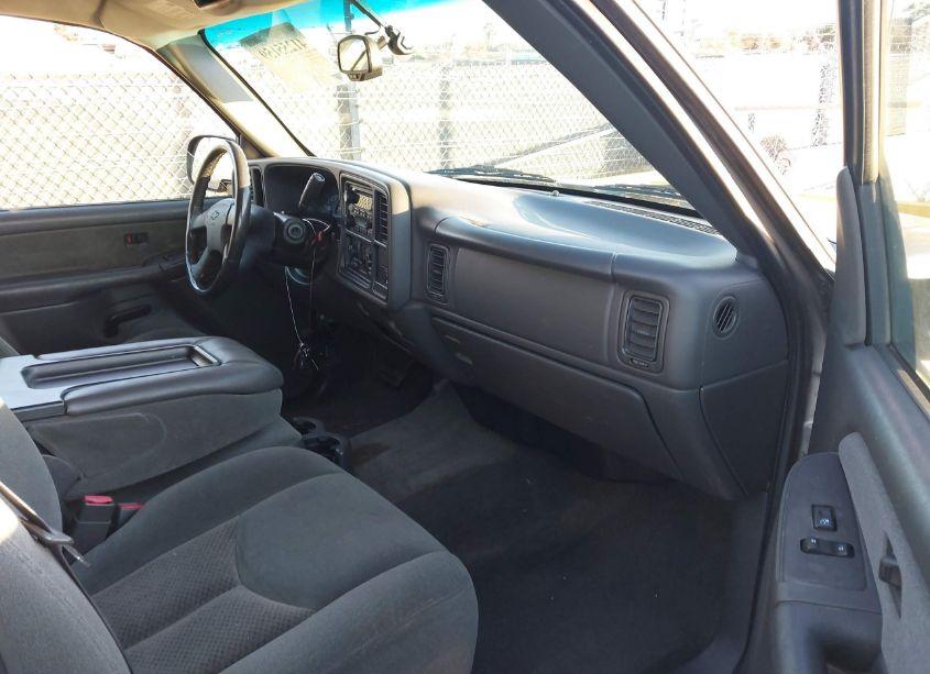 Photo 5 of 2003 Chevrolet Silverado 1500 LS (VIN 2GCEC19TX31398651)