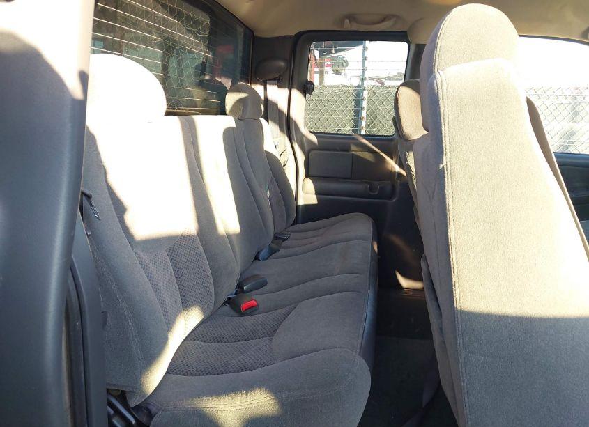 Photo 8 of 2003 Chevrolet Silverado 1500 LS (VIN 2GCEC19TX31398651)