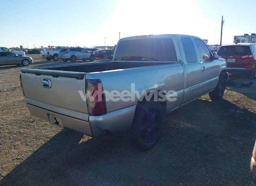 Photo 4 of 2004 Chevrolet Silverado 1500 LS (VIN 2GCEC19TX41167816)