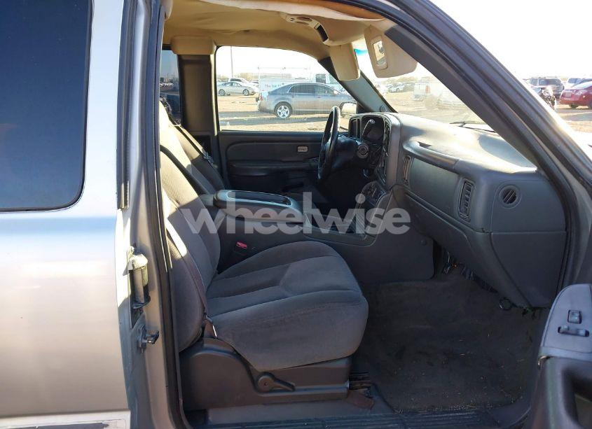 Photo 5 of 2004 Chevrolet Silverado 1500 LS (VIN 2GCEC19TX41167816)