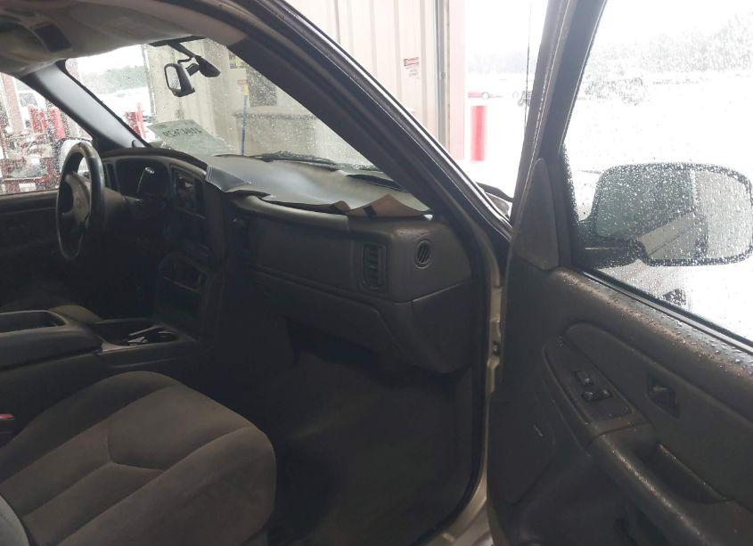 Photo 5 of 2004 Chevrolet Silverado 1500 LS (VIN 2GCEC19TX41300686)