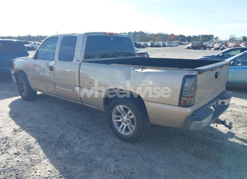 Photo 3 of 2005 Chevrolet Silverado 1500 LS (VIN 2GCEC19TX51230057)