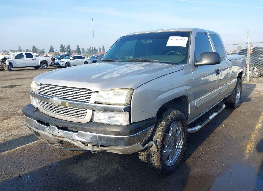 Photo 2 of 2005 Chevrolet Silverado 1500 LS (VIN 2GCEC19TX51238109)