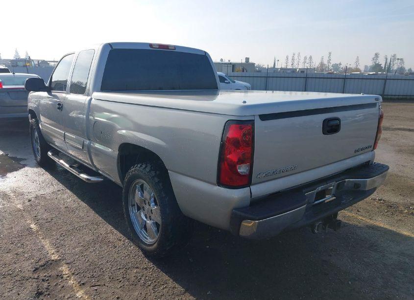 Photo 3 of 2005 Chevrolet Silverado 1500 LS (VIN 2GCEC19TX51238109)
