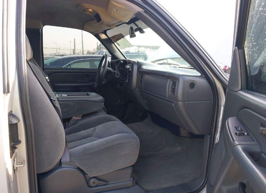 Photo 5 of 2005 Chevrolet Silverado 1500 LS (VIN 2GCEC19TX51238109)