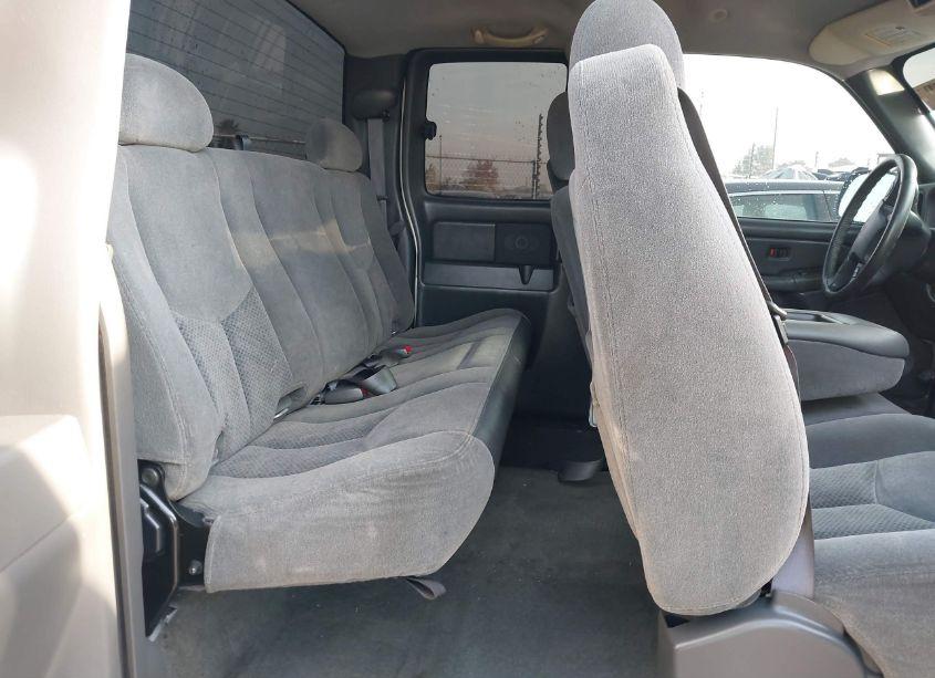 Photo 8 of 2005 Chevrolet Silverado 1500 LS (VIN 2GCEC19TX51238109)