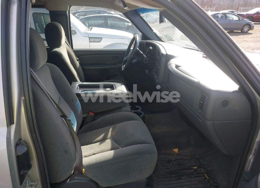 Photo 5 of 2005 Chevrolet Silverado 1500 LS (VIN 2GCEC19TX51375051)