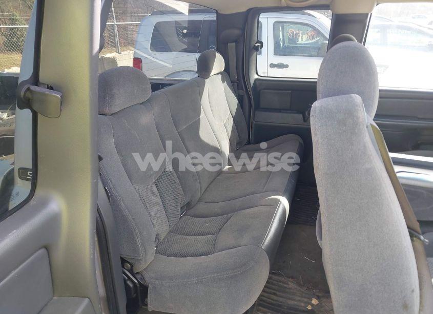 Photo 8 of 2005 Chevrolet Silverado 1500 LS (VIN 2GCEC19TX51375051)