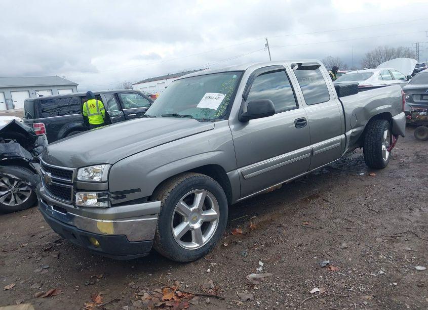 Photo 2 of 2006 Chevrolet Silverado 1500 LT3 (VIN 2GCEC19TX61115962)