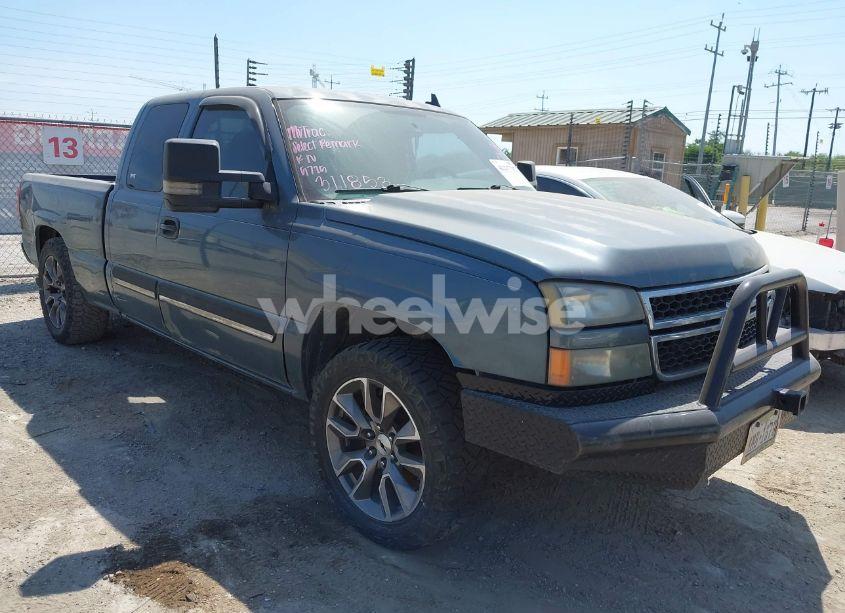 2006 Chevrolet Silverado 1500 LT1 (VIN 2GCEC19TX61311853) main photo