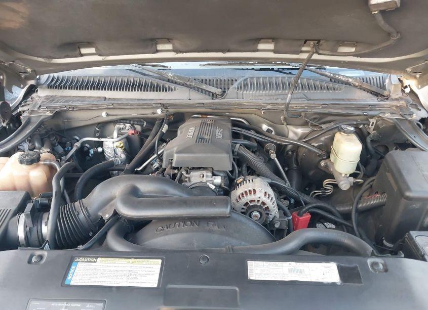 Photo 10 of 1999 Chevrolet Silverado 1500 LS (VIN 2GCEC19TXX1253440)