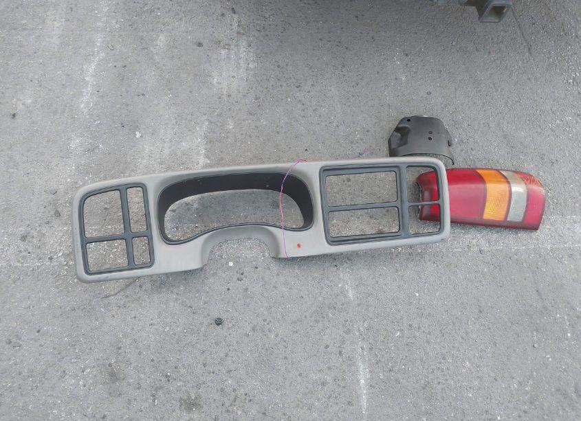 Photo 12 of 1999 Chevrolet Silverado 1500 LS (VIN 2GCEC19TXX1253440)