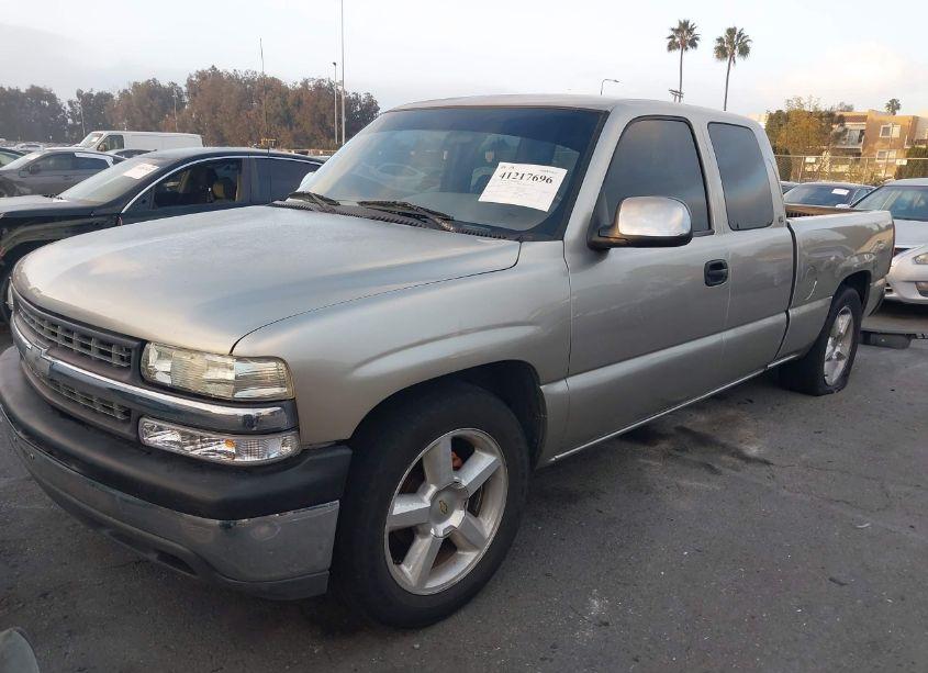 Photo 2 of 1999 Chevrolet Silverado 1500 LS (VIN 2GCEC19TXX1253440)