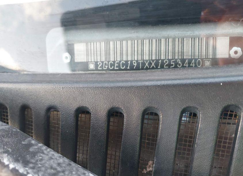 Photo 9 of 1999 Chevrolet Silverado 1500 LS (VIN 2GCEC19TXX1253440)