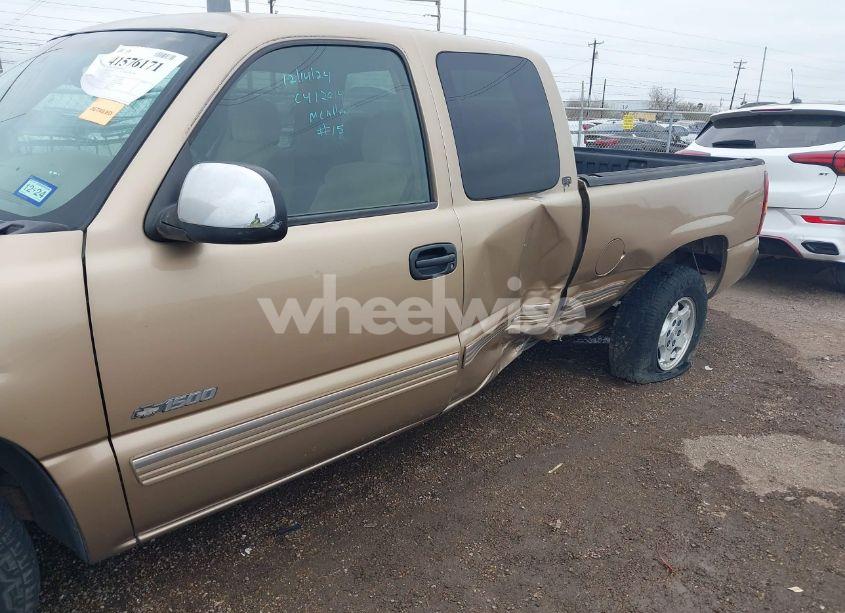 Photo 6 of 2000 Chevrolet Silverado 1500 LS (VIN 2GCEC19TXY1201498)