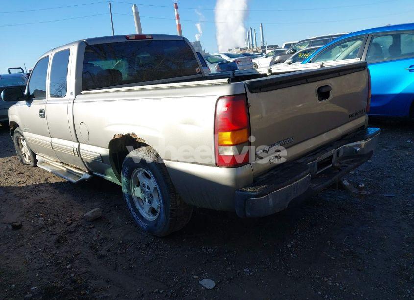 Photo 3 of 2000 Chevrolet Silverado 1500 LS (VIN 2GCEC19TXY1399466)