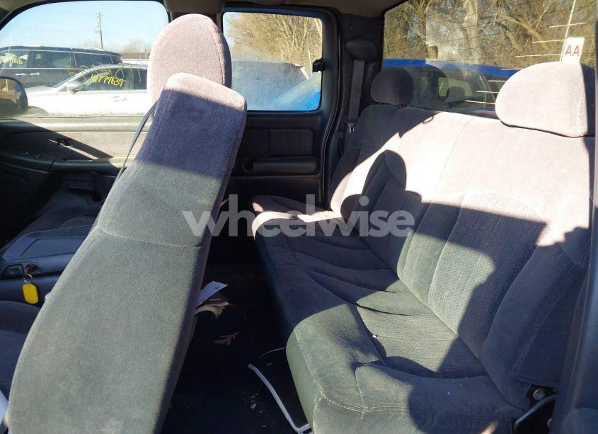 Photo 8 of 2000 Chevrolet Silverado 1500 LS (VIN 2GCEC19TXY1399466)