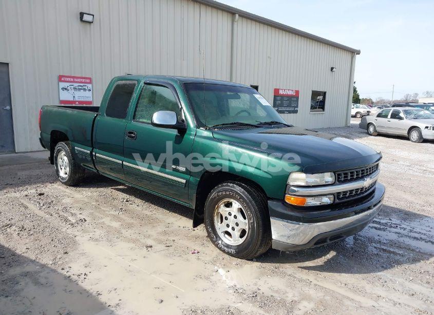 2001 Chevrolet Silverado 1500 LS (VIN 2GCEC19V011158264) main photo