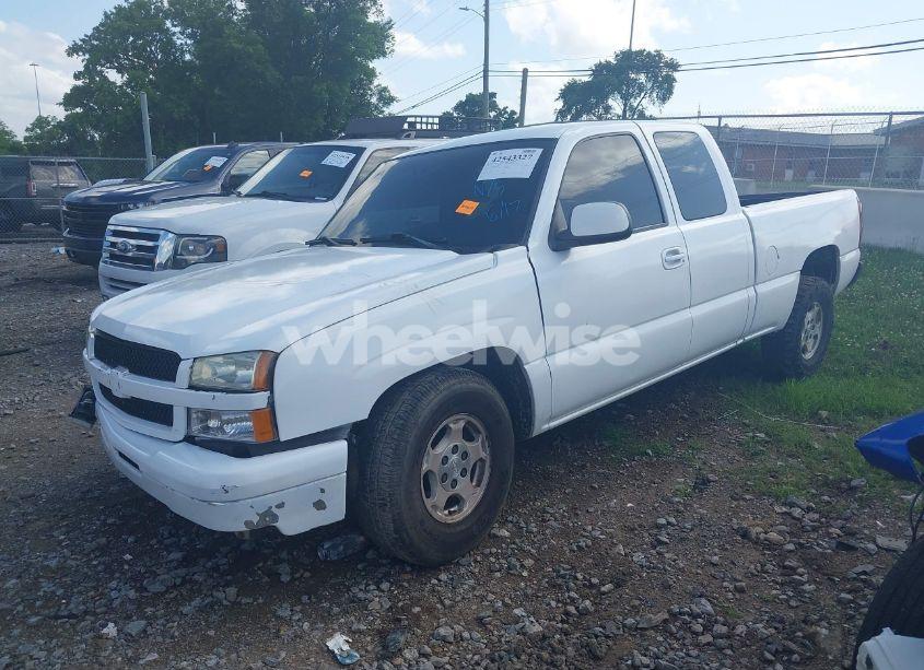 Photo 2 of 2003 Chevrolet Silverado 1500 LS (VIN 2GCEC19V031208194)