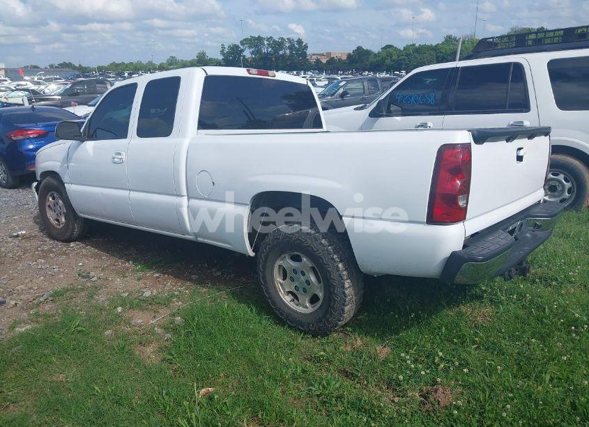 Photo 3 of 2003 Chevrolet Silverado 1500 LS (VIN 2GCEC19V031208194)