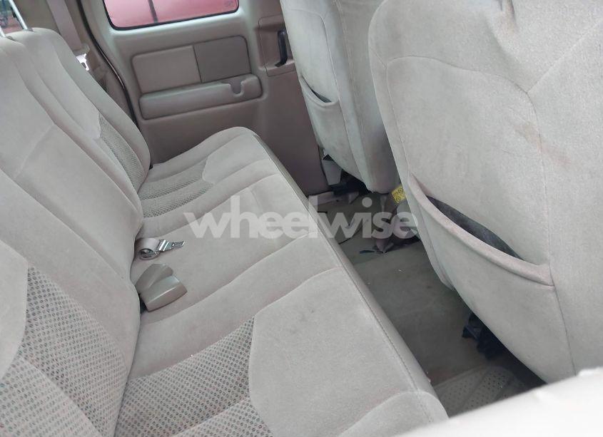 Photo 8 of 2004 Chevrolet Silverado 1500 LS (VIN 2GCEC19V041266274)