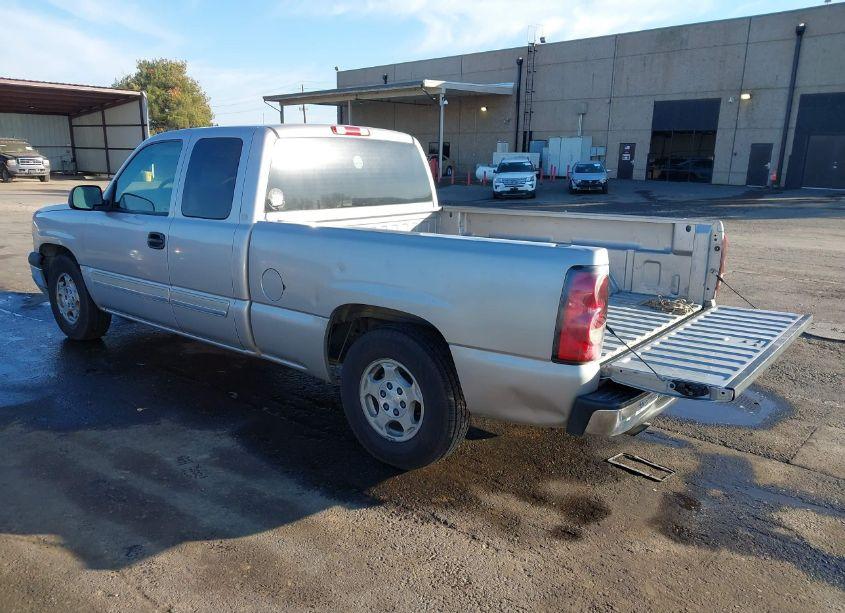 Photo 3 of 2004 Chevrolet Silverado 1500 LS (VIN 2GCEC19V041363068)