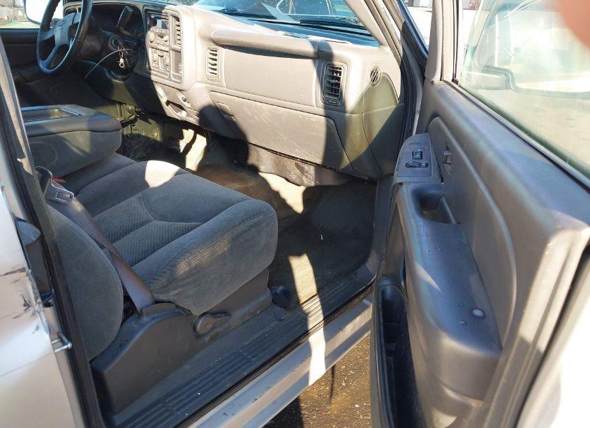 Photo 5 of 2004 Chevrolet Silverado 1500 LS (VIN 2GCEC19V041363068)