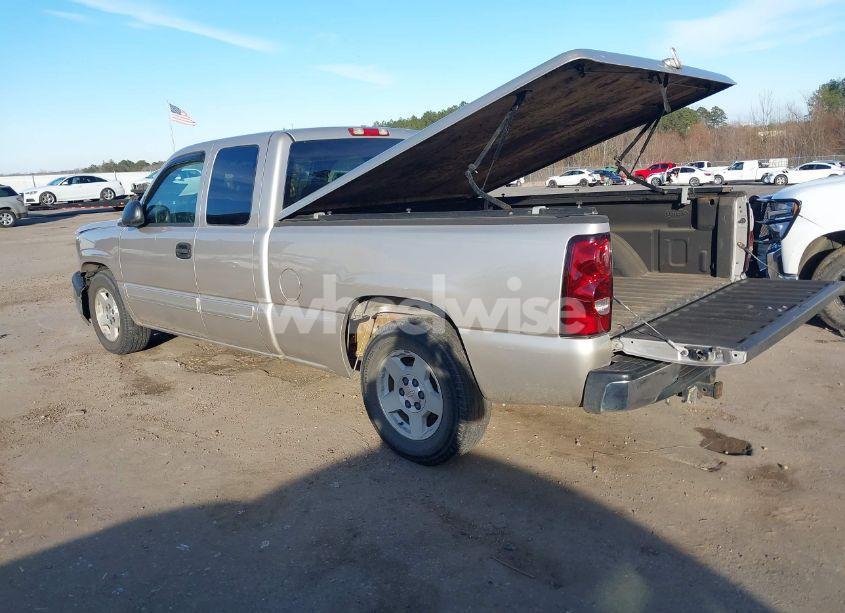 Photo 3 of 2005 Chevrolet Silverado 1500 LS (VIN 2GCEC19V051163969)