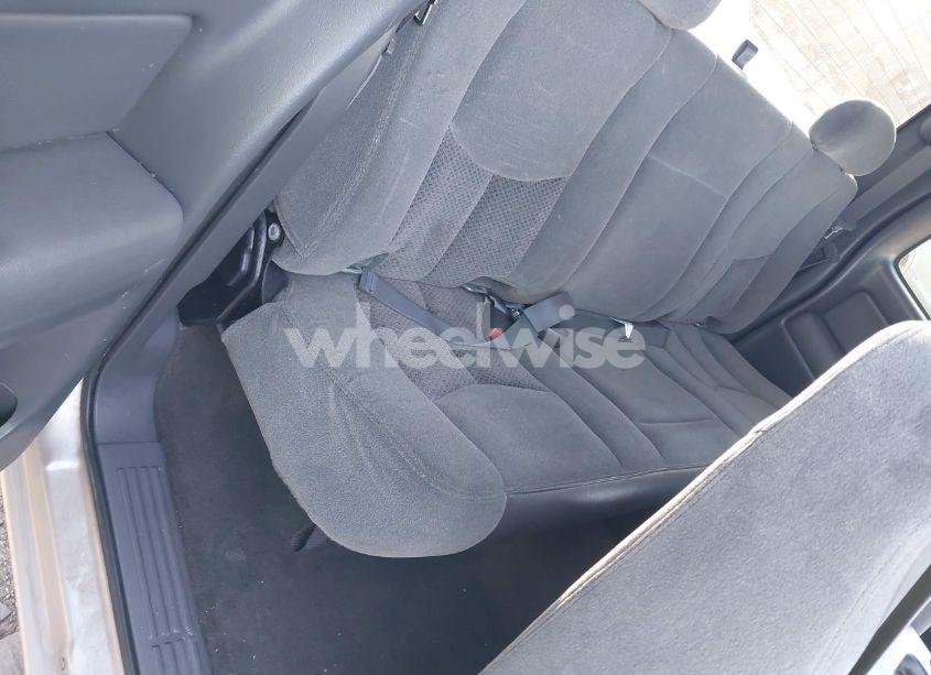 Photo 8 of 2005 Chevrolet Silverado 1500 LS (VIN 2GCEC19V051163969)