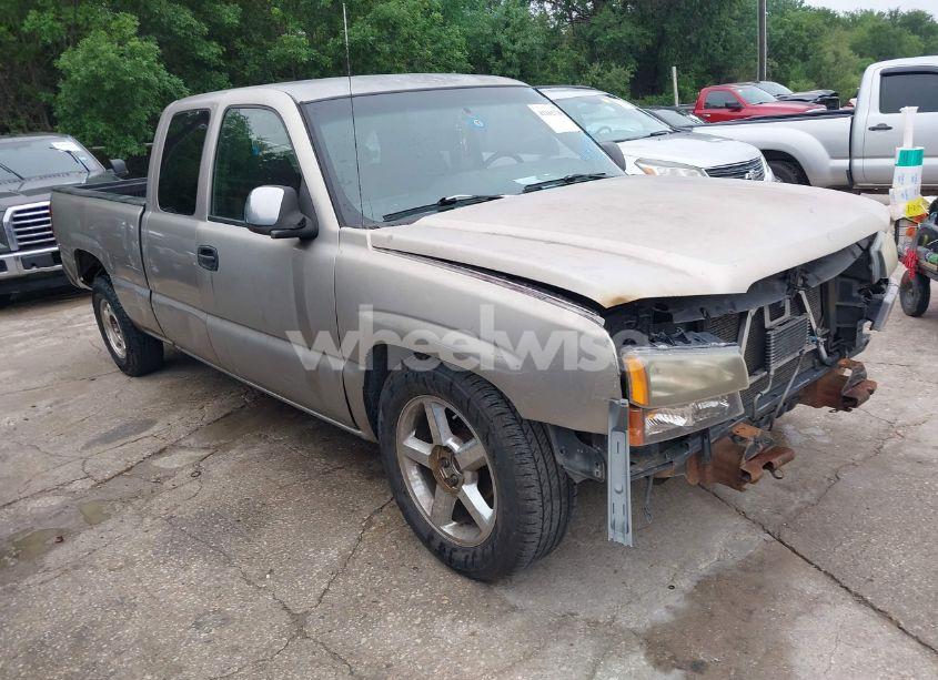 2000 Chevrolet Silverado 1500 LS (VIN 2GCEC19V0Y1173664) main photo