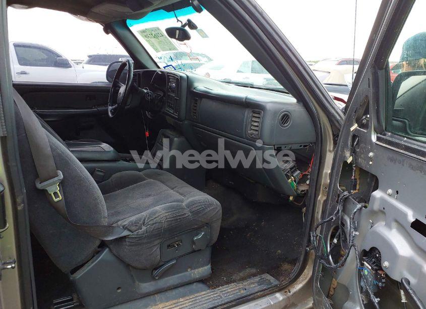 Photo 5 of 2000 Chevrolet Silverado 1500 LS (VIN 2GCEC19V0Y1173664)