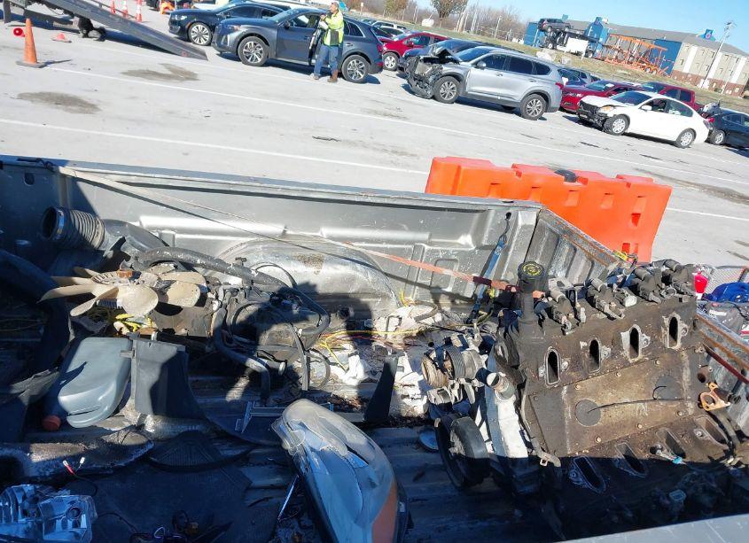 Photo 12 of 2001 Chevrolet Silverado 1500 LS (VIN 2GCEC19V111192732)