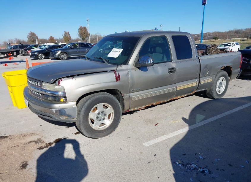 Photo 2 of 2001 Chevrolet Silverado 1500 LS (VIN 2GCEC19V111192732)