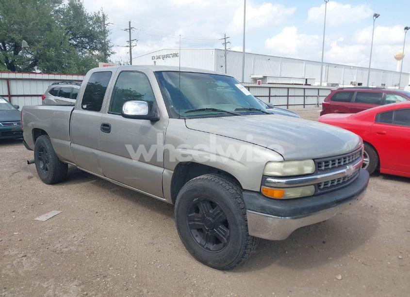 2002 Chevrolet Silverado 1500 LS (VIN 2GCEC19V121316306) main photo