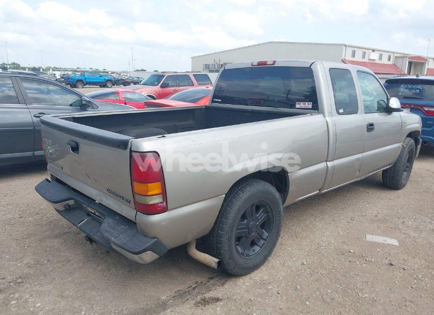 Photo 4 of 2002 Chevrolet Silverado 1500 LS (VIN 2GCEC19V121316306)