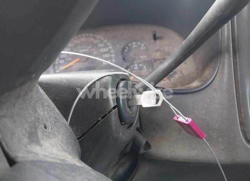 Photo 11 of 2003 Chevrolet Silverado 1500 LS (VIN 2GCEC19V131108606)