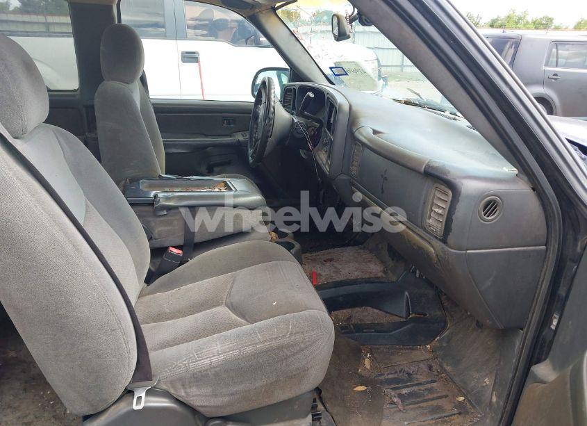 Photo 5 of 2003 Chevrolet Silverado 1500 LS (VIN 2GCEC19V131108606)