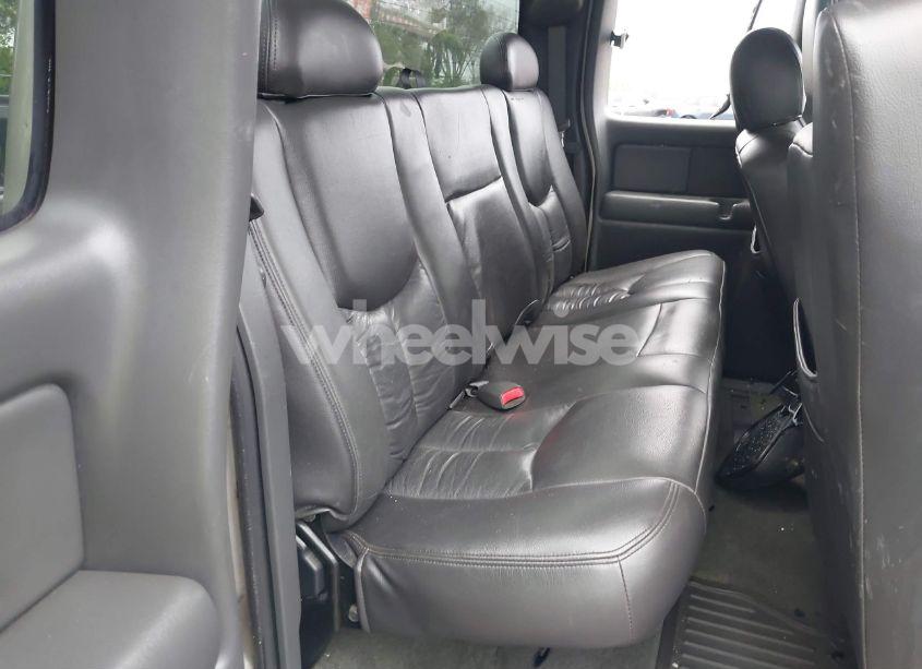 Photo 8 of 2003 Chevrolet Silverado 1500 LS (VIN 2GCEC19V131352840)