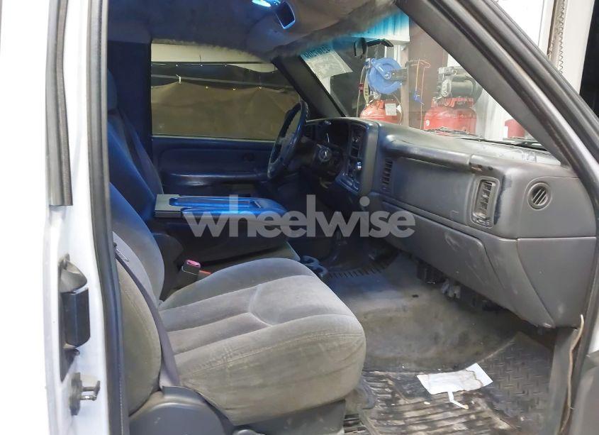 Photo 5 of 2003 Chevrolet Silverado 1500 LS (VIN 2GCEC19V131409425)