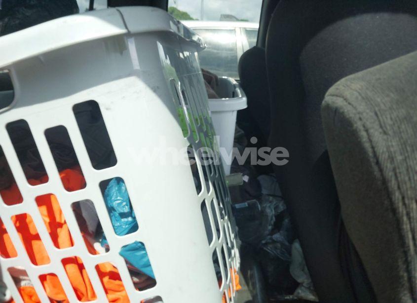 Photo 8 of 2005 Chevrolet Silverado 1500 LS (VIN 2GCEC19V151175113)