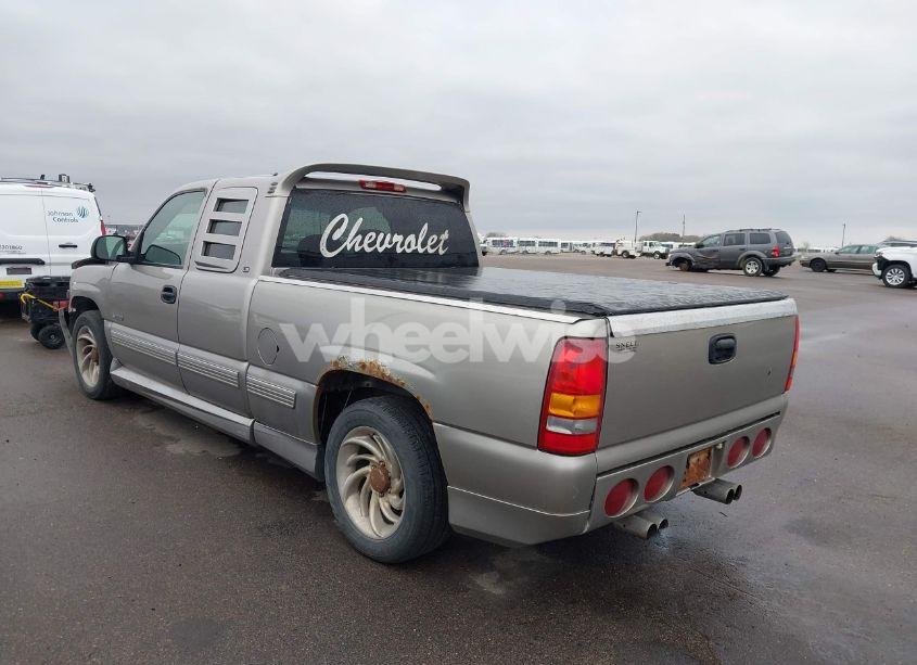 Photo 3 of 1999 Chevrolet Silverado 1500 LS (VIN 2GCEC19V1X1183487)