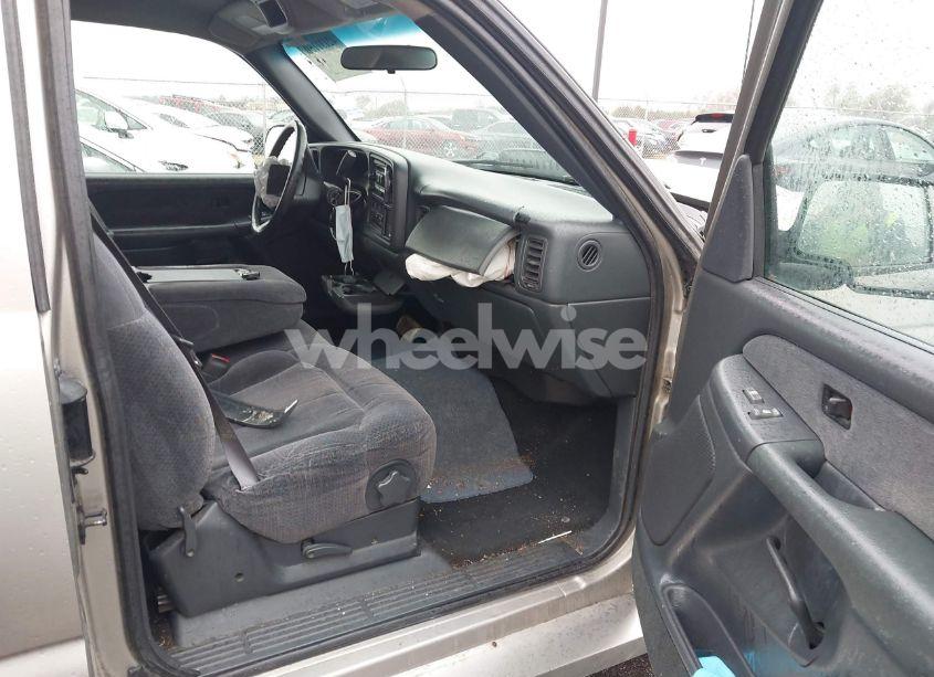 Photo 5 of 1999 Chevrolet Silverado 1500 LS (VIN 2GCEC19V1X1183487)