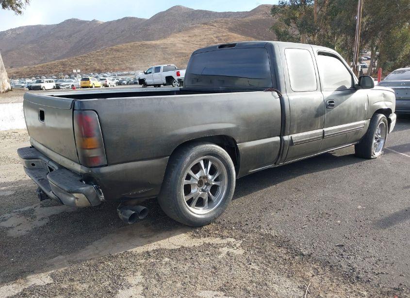Photo 4 of 2003 Chevrolet Silverado 1500 (VIN 2GCEC19V231224042)