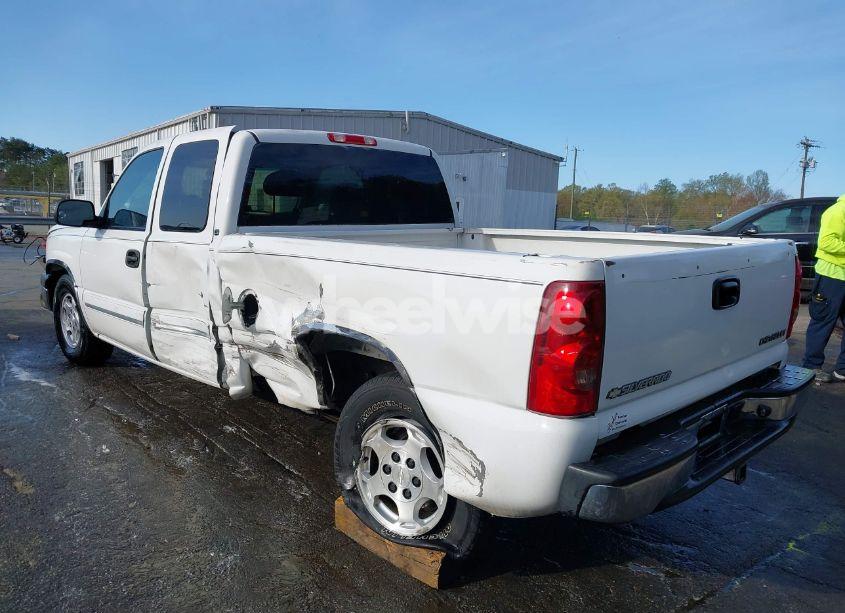 Photo 3 of 2003 Chevrolet Silverado 1500 LS (VIN 2GCEC19V231276559)