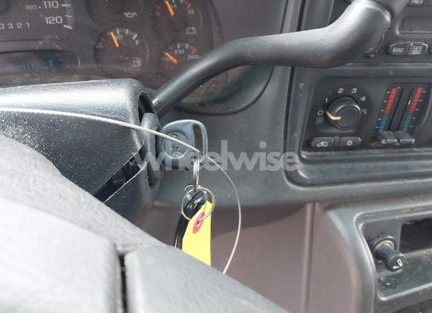 Photo 11 of 2004 Chevrolet Silverado 1500 LS (VIN 2GCEC19V241115761)