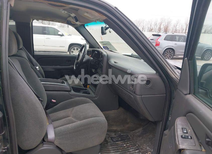 Photo 5 of 2004 Chevrolet Silverado 1500 LS (VIN 2GCEC19V241115761)